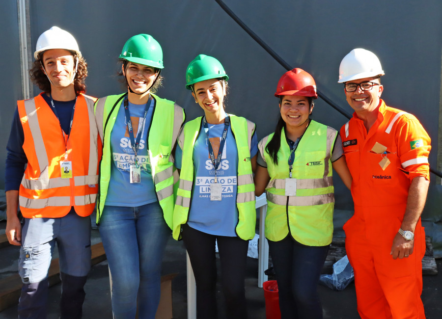 TESC promove uma ação de limpeza nas margens do Rio Pedreira