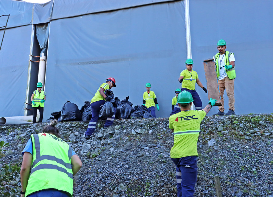 TESC promove uma ação de limpeza nas margens do Rio Pedreira