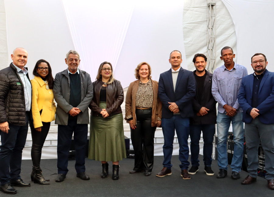 TESC Patrocina a 10ª Feira do Livro de São Francisco do Sul: Celebrando a Conexão Cultural e a Leitura