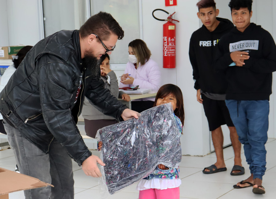 Iniciativa Sustentável: TESC e Uniformes do Bem Convertem Uniformes em Cobertores para Comunidades Carentes