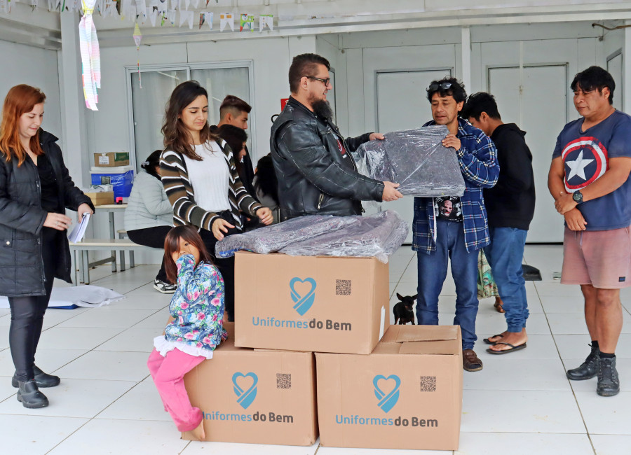 Iniciativa Sustentável: TESC e Uniformes do Bem Convertem Uniformes em Cobertores para Comunidades Carentes